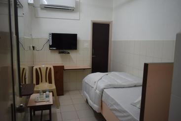 هتل Athidhi Inn