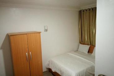 هتل Nordhaus Suites Garden And Tours
