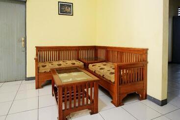 Spot On 2842 Hotel Rindu