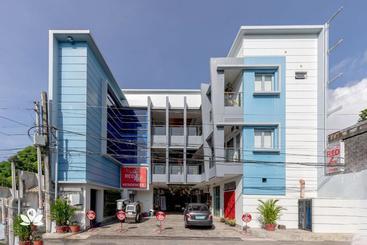 호텔 Zen Rooms Red Koi Sorsogon