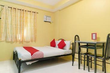 בית מלון כפרי Yellow Pad