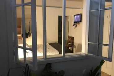 پانسیون Hostal Casa 95