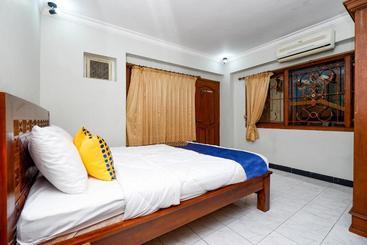 هتل Spot On 2618 Jepara Guest House