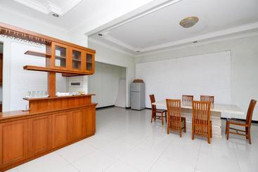 هتل Spot On 2618 Jepara Guest House