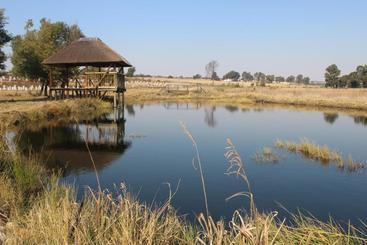 בית מלון כפרי Wccc Convention Centre