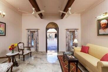 ホテル Welcomheritage Mohangarh Fort