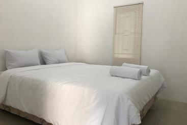 Отель Oyo 2551 Dewi Residence 2