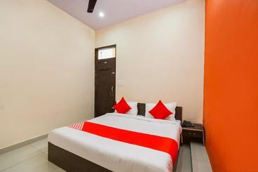 Отель Oyo 65384  Jaipur Crown