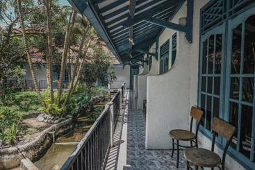 هتل Reddoorz Near Pantai Florida Anyer