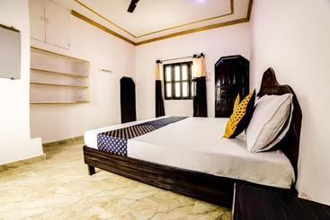 酒店 Spot On 63858 Jay Gurudev Homestay