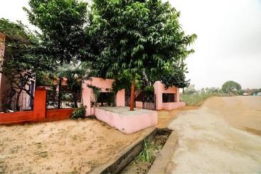 هتل Spot On 63858 Jay Gurudev Homestay