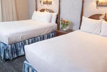 Riviera Beach Resort