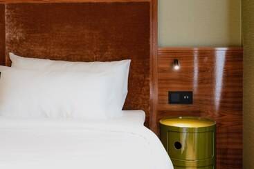 هتل Mai Amsterdam