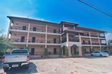 Hotel Oyo Kor Wanburi