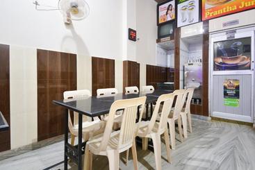 Отель Spot On 64839 S S Guest House