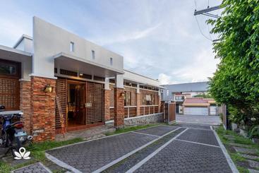 فندق Zen Rooms Casa Lorenzo Legazpi