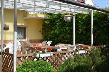 تختخواب و صبحانه Guest House Silatti   Apartments