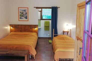 פנסיון Paysannerie Des Versanes   Chambres Et Gîte