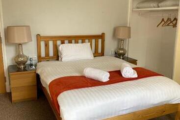 بنسيون The Cedars Ashby