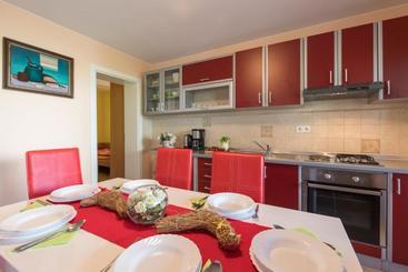 Apartment Josip Malin