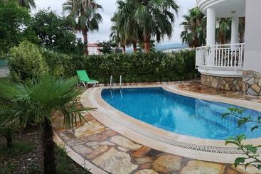 ツーリストアパートメント Star Villa