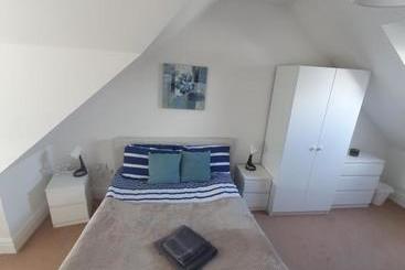 پانسیون Beautiful Ensuite Beachfront Room Worthing Homestay