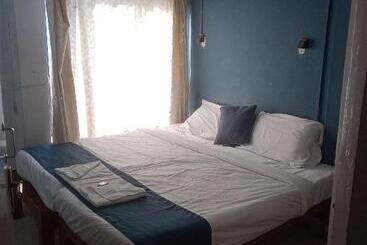 Hotel Munnar Central