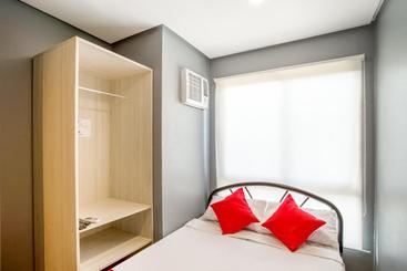 هتل Oyo 521 Bacaca Suites
