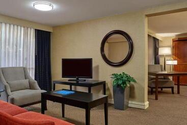 Courtland Grand Hotel, Trademark Collection By Wyndham Former Sheraton Atlanta