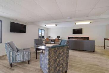 Отель Econo Lodge Williston