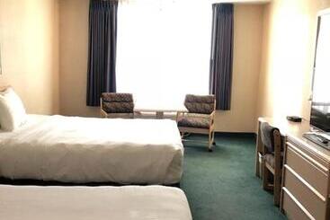 בית מלון כפרי Shilo Inn Mammoth Lakes