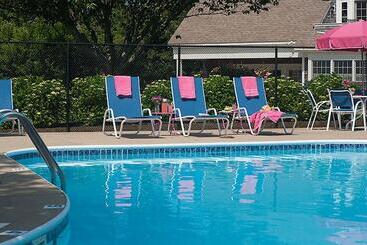 فندق Ship S Knees Inn