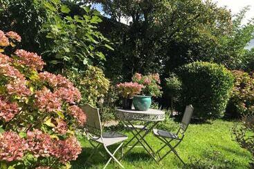 住宿加早餐  Les Chambres D Hôtes Le Val D Honfleur