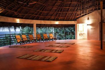 استراحتگاه Amara Ayurveda Retreat  Overlooking Evergreen Western Ghats An Ecologically Sustainable Living Space