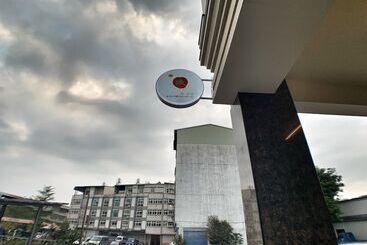 تختخواب و صبحانه Thesunny