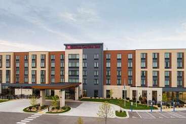 فندق Hilton Garden Inn Milwaukee Brookfield Conference Center, Wi