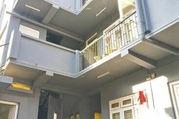 پانسیون Sun Apartment & Guest House