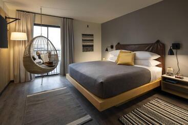 هتل Moxy Memphis Downtown