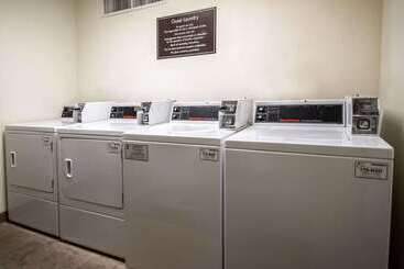 בית מלון כפרי Sleep Inn Miami Airport