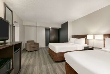 Отель Sleep Inn & Suites Near Halifax Regional Medical Center