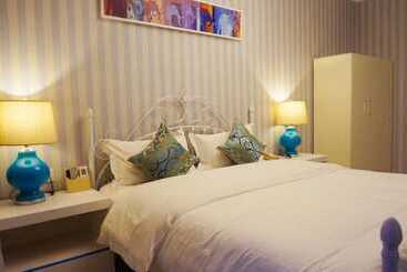 هتل Chengdu Charm City