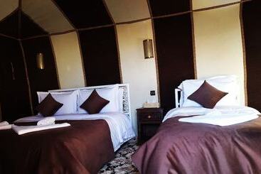 کلبه Sirocco Luxury Camp