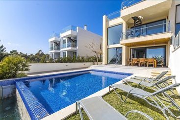Villa Aqua