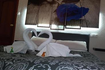 هاستل Guesthouse Namaste Central Rooms Valencia  Adults Only