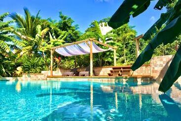 Отель Manurii Garden