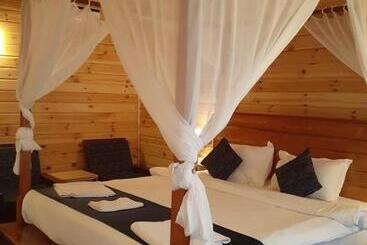 هتل Golden Sands Resort, Morjim