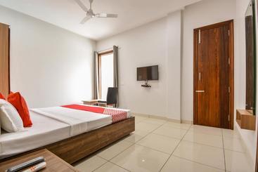 هتل Oyo 69586 Moonwalk