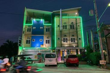 בית מלון כפרי Ranc Batangas