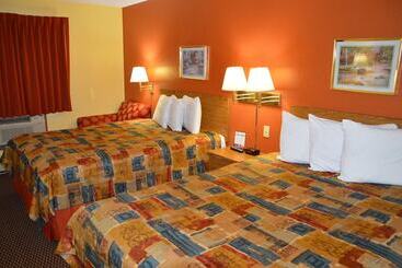 فندق Burnsville Inn & Suites