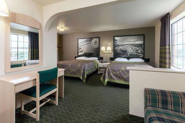 هتل Super 8 By Wyndham Tulsa/downtown/east